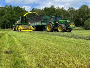 Mobiele kranen met zagen en knippers